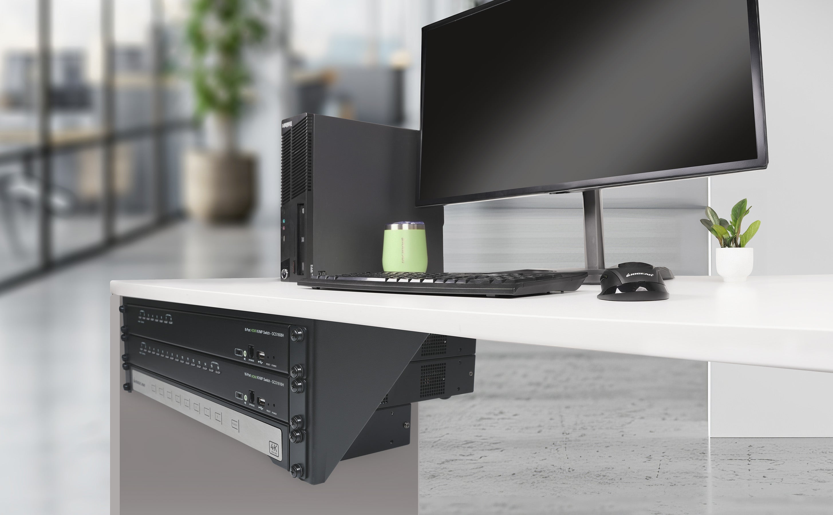 GRWV3U - IOGEAR 3U 19in Deep Vertical Wall Mount Server Rack